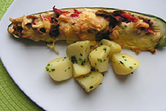 Gefüllte Zucchini